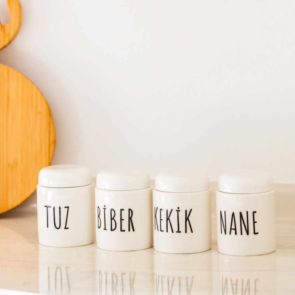 Y/12  PORSELEN MİNİ BAHARATLIK TAKIMI