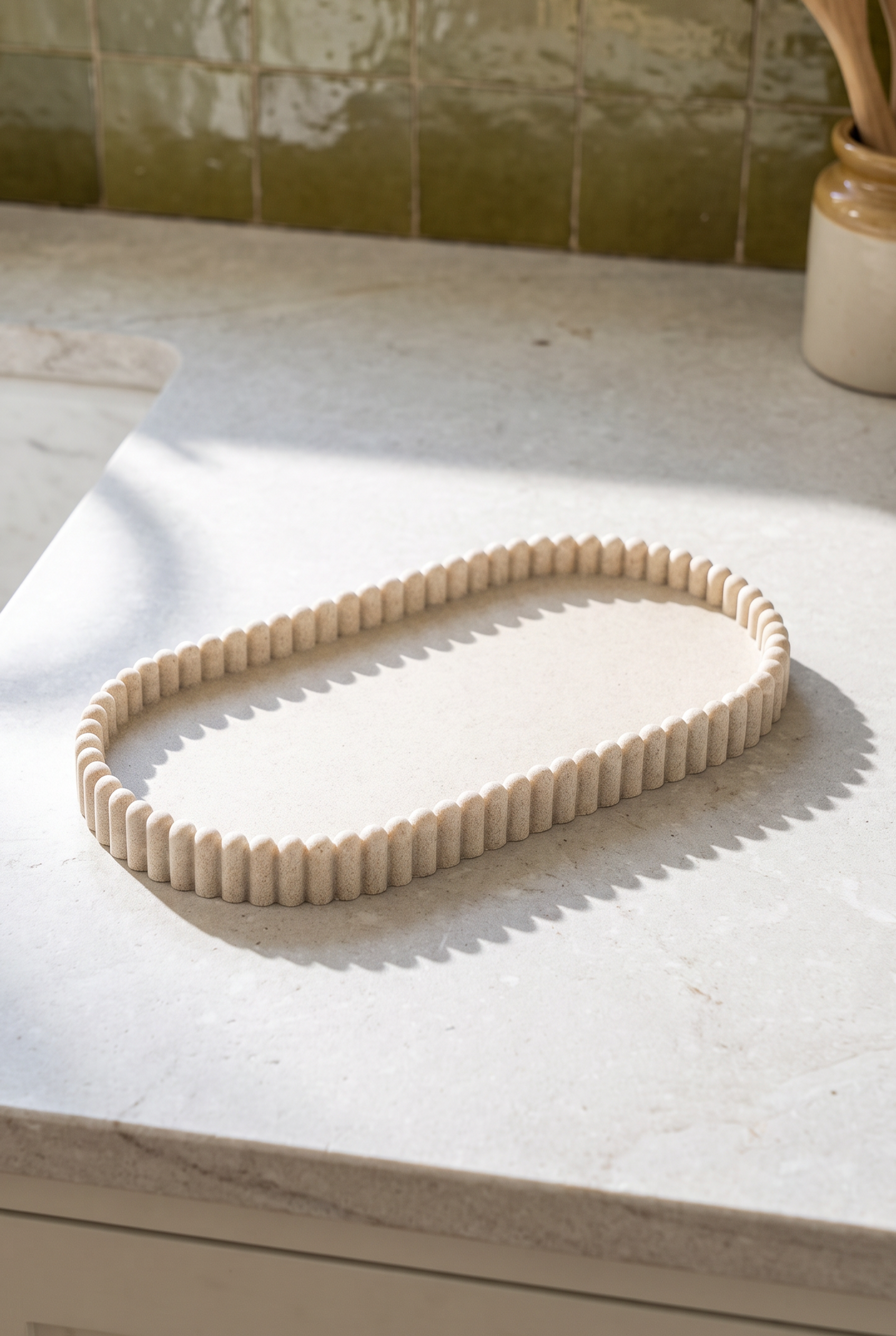 POLYRESIN OVAL TEPSİ  23,5*12*2(H) CM